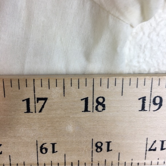 BCBGMaxAzria Women's Silk Blend Wrap Short Sleeve Blouse Beige Floral Print XS - Picture 14 of 16